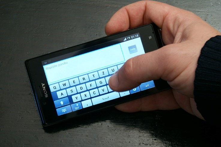 Sony Xperia J (15).jpg